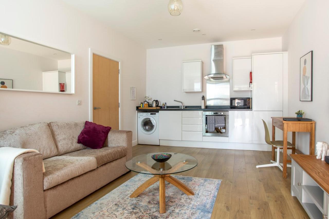 1 Bed Apartment - Redhill Central, Surrey, Gatwick #3 Ngoại thất bức ảnh