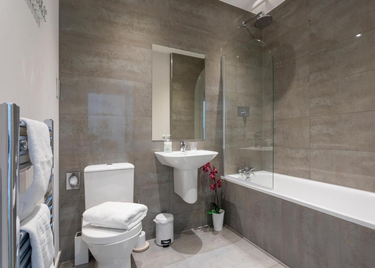 1 Bed Apartment - Redhill Central, Surrey, Gatwick #3 Ngoại thất bức ảnh