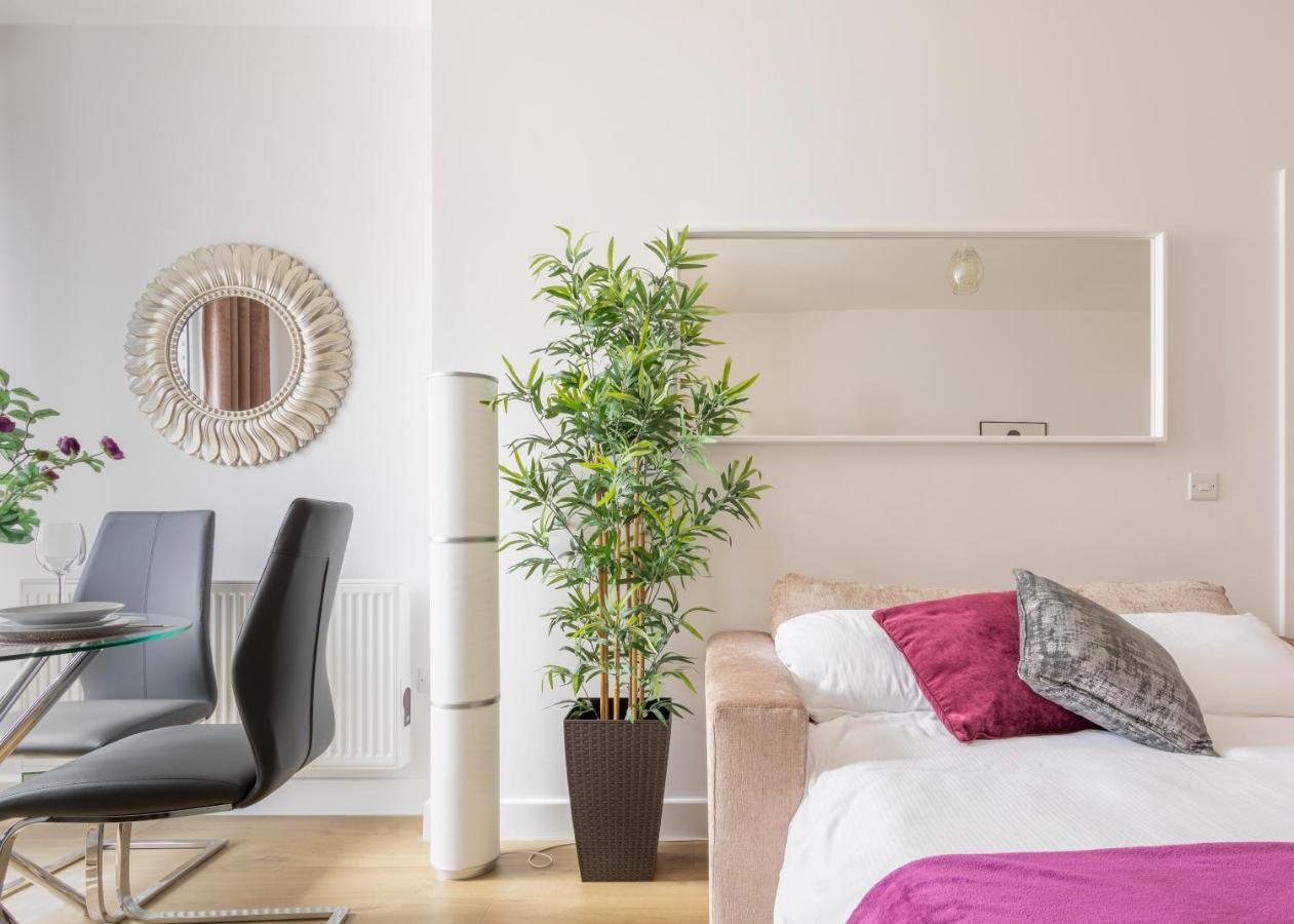 1 Bed Apartment - Redhill Central, Surrey, Gatwick #3 Ngoại thất bức ảnh